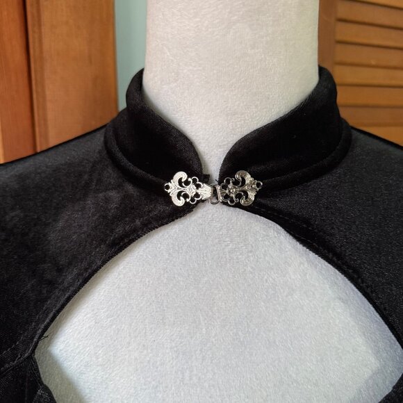 Gothic Victorian Visual Kei Velvet Obsessions Lace-up Front Gown Dress - Picture 4 of 11